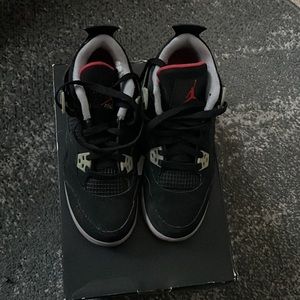 Air Jordan Retro 4 - Youth Size